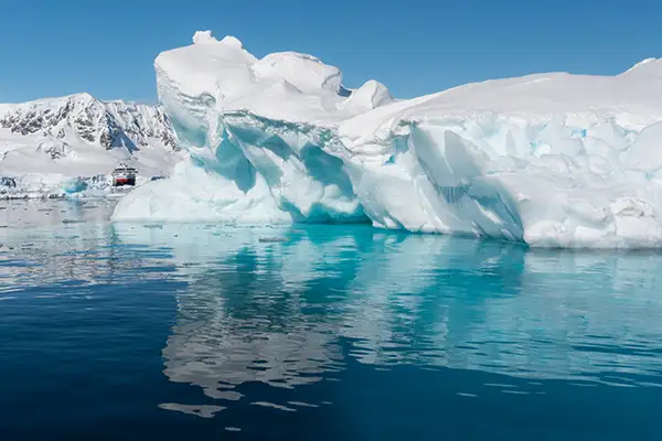 Wilhelmina Bay, Alaska (c)Hurtigruten